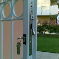 Particolare cancello sicurezza