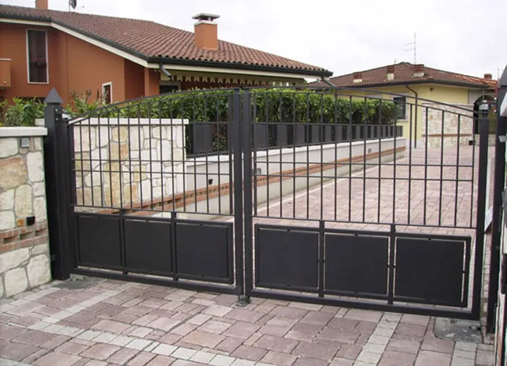 Cancello ad ante battenti