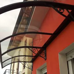 Pensiline in vetro trasparente