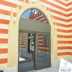 Porte in ferro e vetro per Hotel